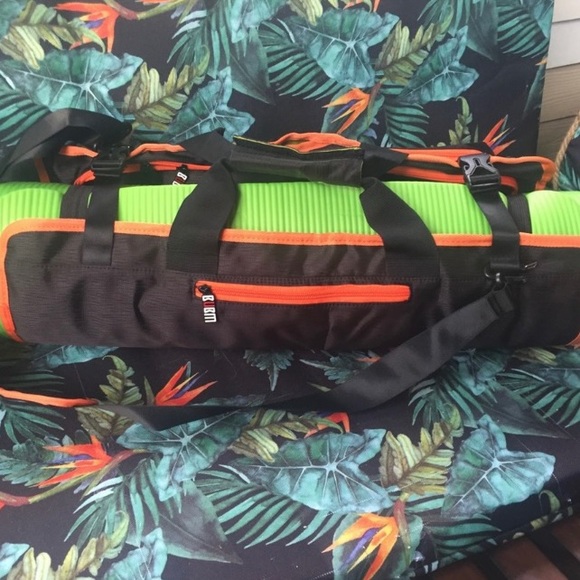 - New!🧘‍♂️Multifunctional Yoga Mat Travel Bag🧘‍♀️ - Picture 1 of 9
